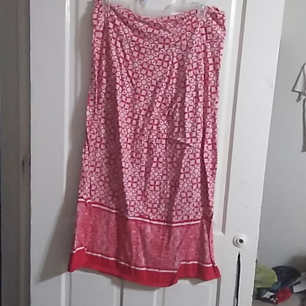 Red and white long skirt